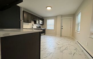 2 beds, 1 bath, $1,695, Unit Apt 17