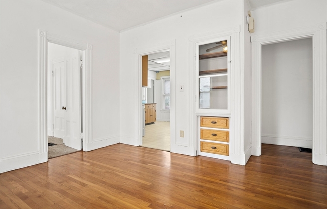 4 HARRIS AVE
