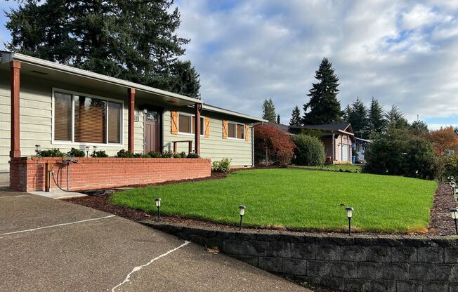 Spacious Ranch Style Home in Chateau Crest for Lease - 5408 NE 49th St