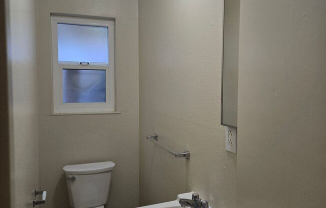 2 beds, 1.5 baths, $1,649, Unit 11