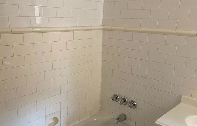 1 bed, 1 bath, 550 sqft, $1,325, Unit 208
