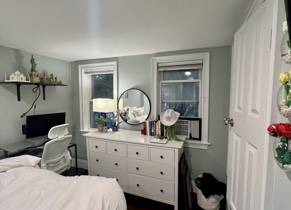 3 beds, 2 baths, 1,100 sqft, $5,200, Unit 2