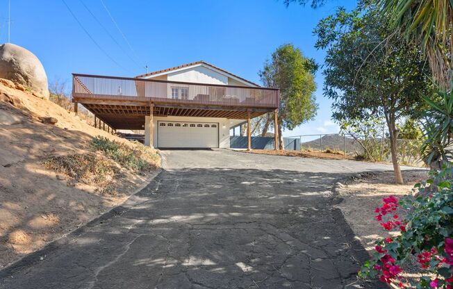 3 Bedroom House with View in Poway