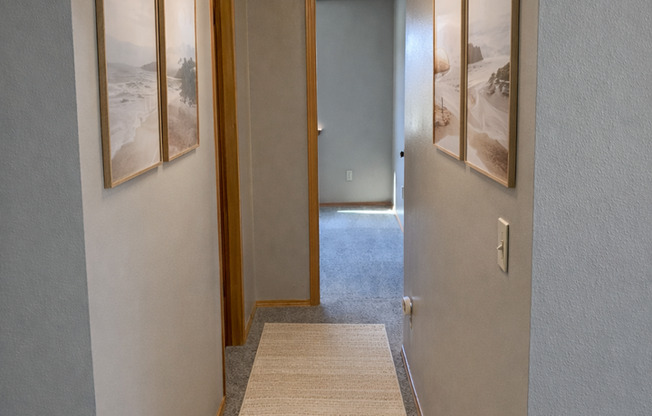 2 beds, 1 bath, 720 sqft, $1,125, Unit 05