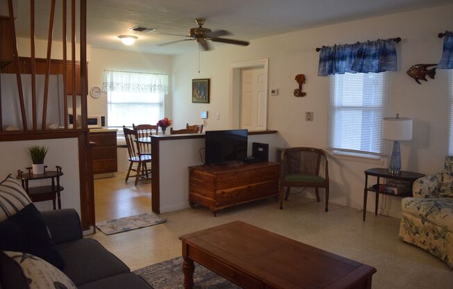 2 beds, 1 bath, $1,950