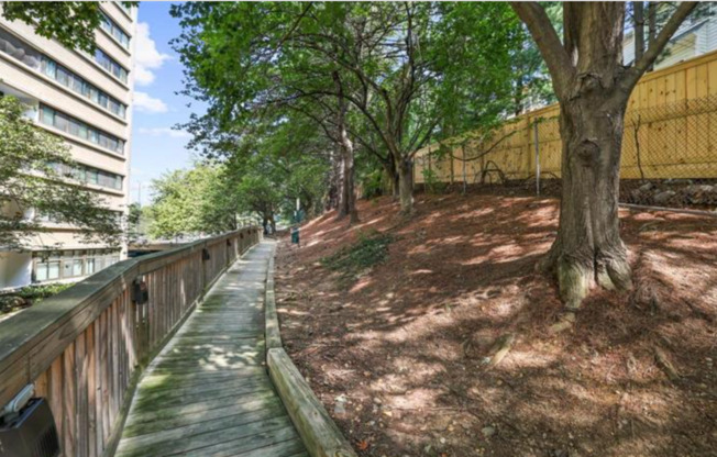 Bright And Spacious 2 Bed 2 Bath Condi With Balcony In Vibrant Highpointe