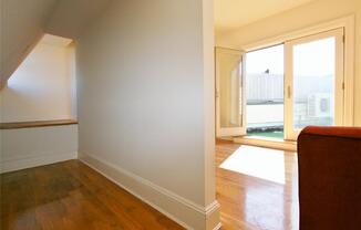 3 beds, 1 bath, 1,600 sqft, $6,995, Unit 4