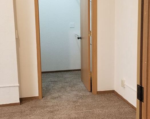 2 beds, 2 baths, 525 sqft, $695, Unit 230