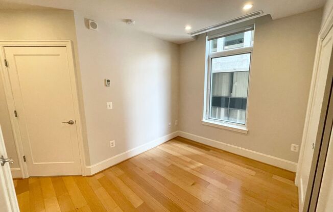1 bed, 1 bath, $2,600, Unit 202