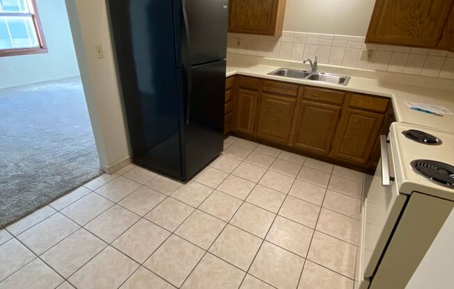 Parkway Terrace Apartments featuring studio, 1 bedroom, and 2 bedroom apartments