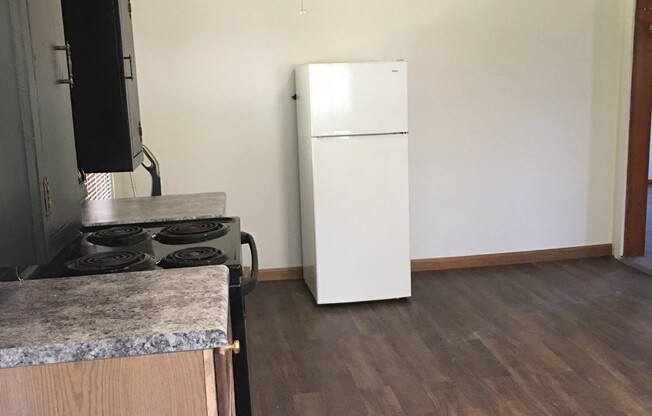 2 beds, 1 bath, $1,500