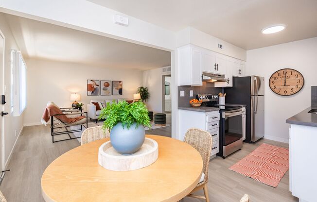 1 bed, 1 bath, 734 sqft, $1,575, Unit 5