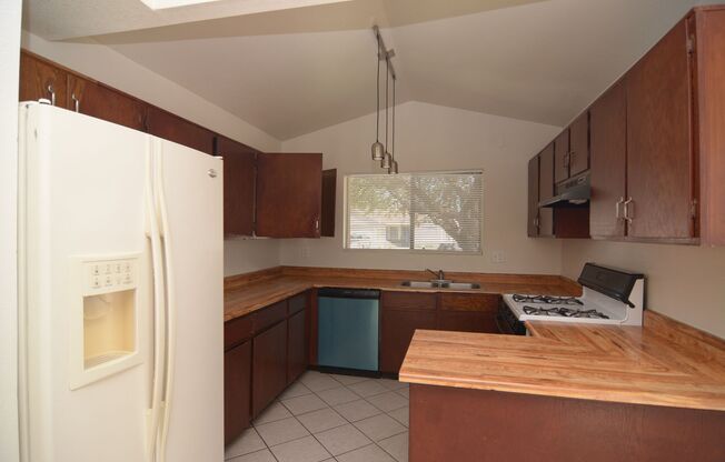 Updated 3  Bedroom 2 Bath Home! Located in Convenient South Tucson Location!