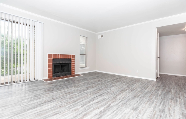 2 beds, 2 baths, 975 sqft, $1,295