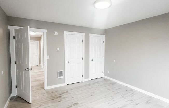 3 beds, 1 bath, 1,000 sqft, $1,975, Unit L1