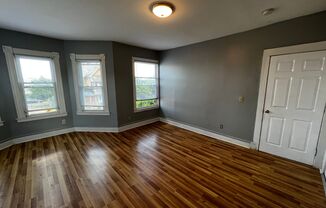 4 beds, 1 bath, 1,694 sqft, $1,900, Unit 216 Pine St - 2nd Floor