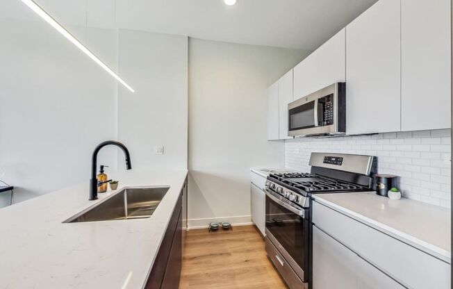 2 beds, 2 baths, 788 sqft, $3,500, Unit 3449-406