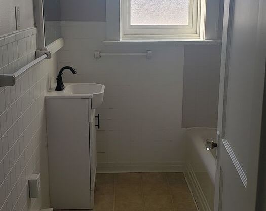 1 bed, 1 bath, 632 sqft, $950, Unit 107