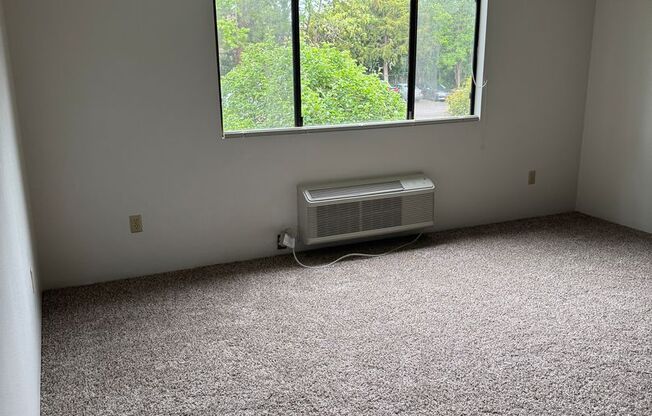 2 beds, 1 bath, 725 sqft, $1,095, Unit 1150-201