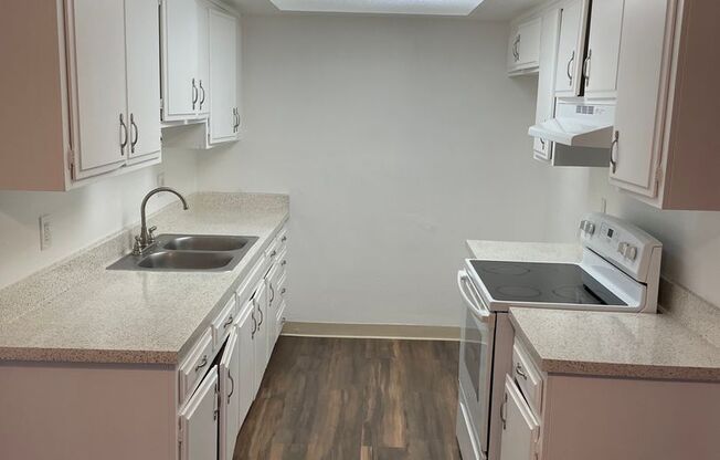 1 bed, 1 bath, 720 sqft, $1,950, Unit Unit 25