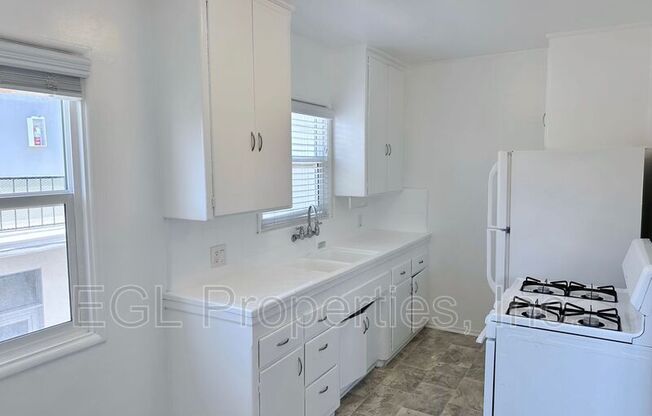 1 bed, 1 bath, 750 sqft, $2,450