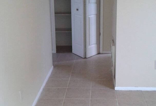 Split Willow Dr 3285