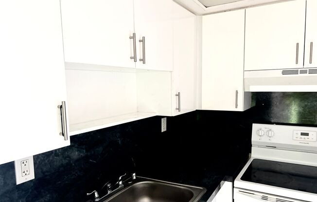 1 bed, 1 bath, $1,525, Unit 123