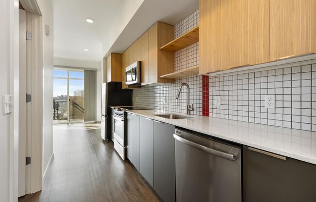 Studio, 1 bath, 453 sqft, $1,975, Unit 603