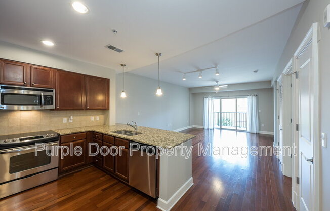 200 River Vista Dr