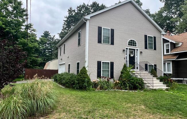 Stunning Single Family Home In Sixteen Acres with all the Amenities!