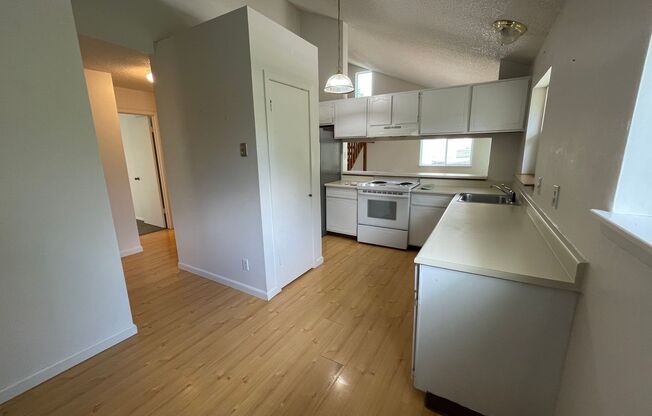 2 bed 2 bath available now!