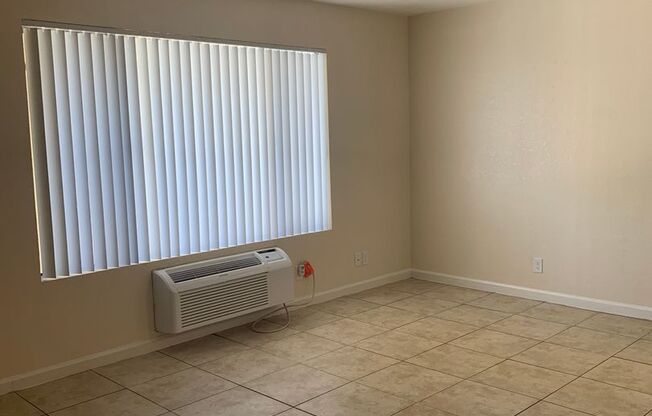 1 bed, 1 bath, 620 sqft, $1,300, Unit 3220 A