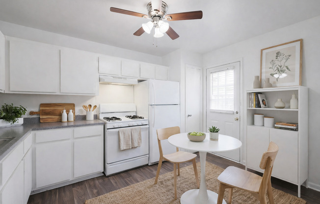 2 beds, 1 bath, 816 sqft, $1,245, Unit 2194-09