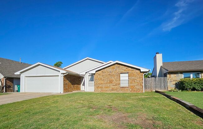 Spacious 3-Bed, 2-Bath Home in Moore School District