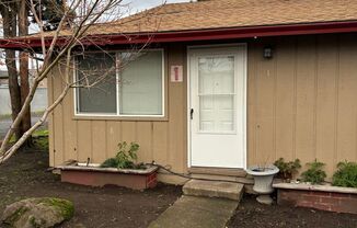 2 beds, 1 bath, $1,650, Unit # 1