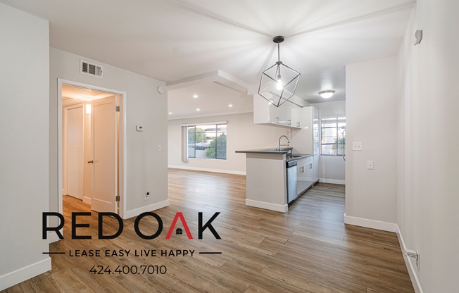 121 N Hamilton Dr