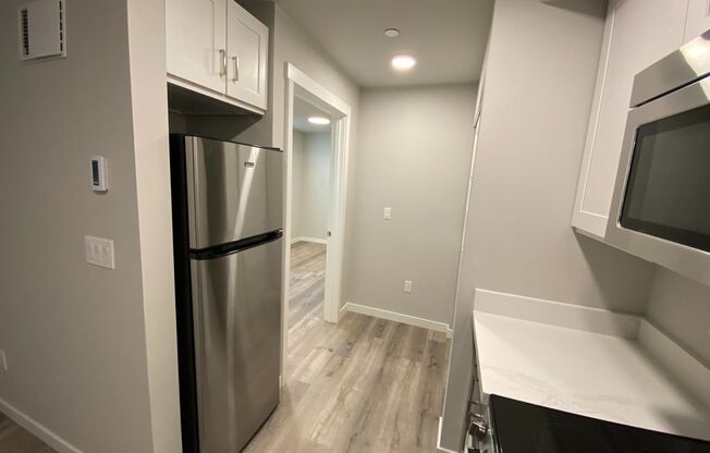 1 bed, 1 bath, 350 sqft, $1,595, Unit 002