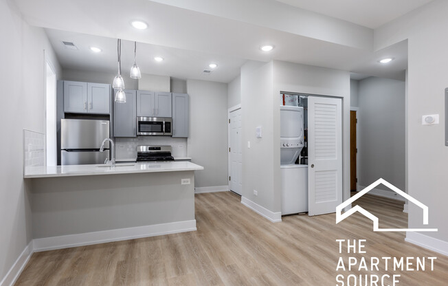 432 W BELDEN AVE