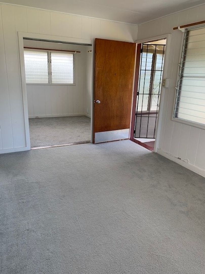 Alewa Heights - Upstairs Unit of Duplex