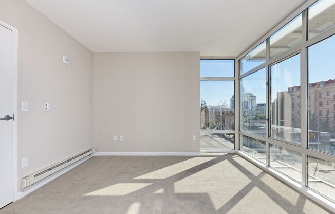 2 beds, 2 baths, 920 sqft, $3,095, Unit 303