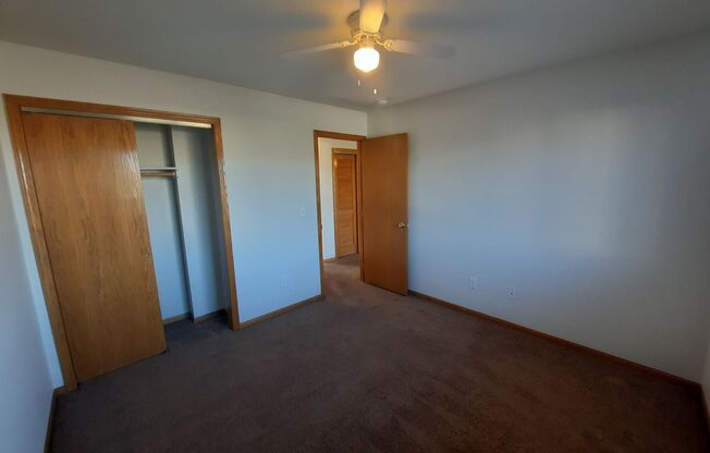 2 beds, 1 bath, 805 sqft, $925, Unit 708