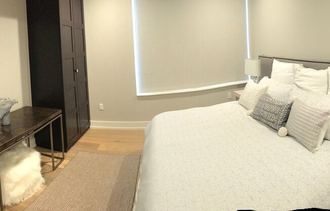 2 beds, 2 baths, 700 sqft, $3,495, Unit 605