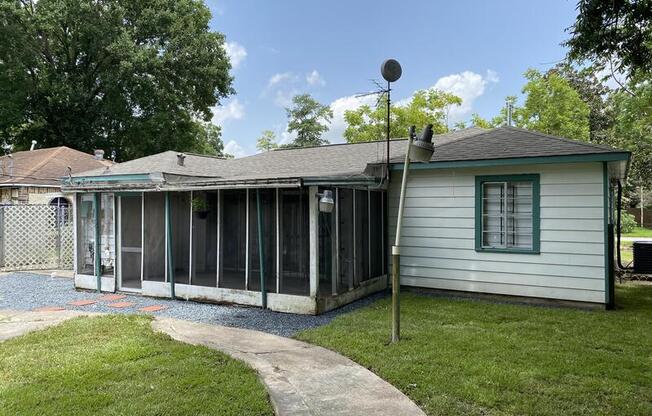 8914 Linda Vista Rd