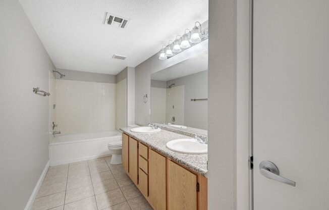 3 beds, 2 baths, $1,495, Unit # 2065