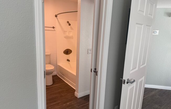 1 bed, 1 bath, 694 sqft, $2,375, Unit 305