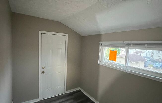 3 beds, 1 bath, $1,275