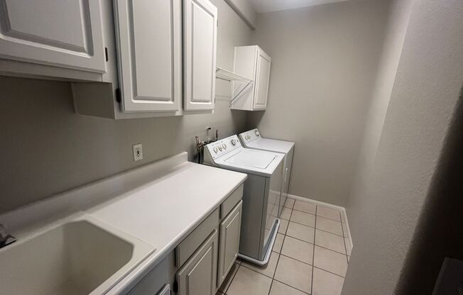 2 beds, 2 baths, $2,000, Unit # 201