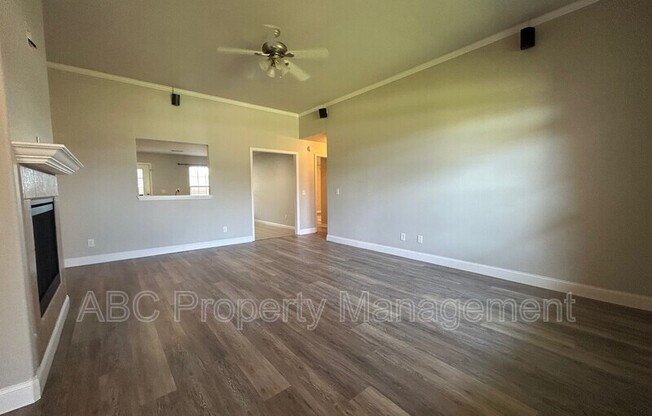 320 SIENNA DR