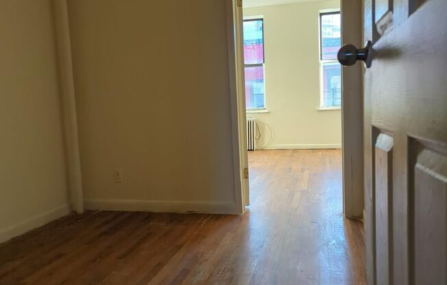 1 bed, 1 bath, $2,500, Unit 3R