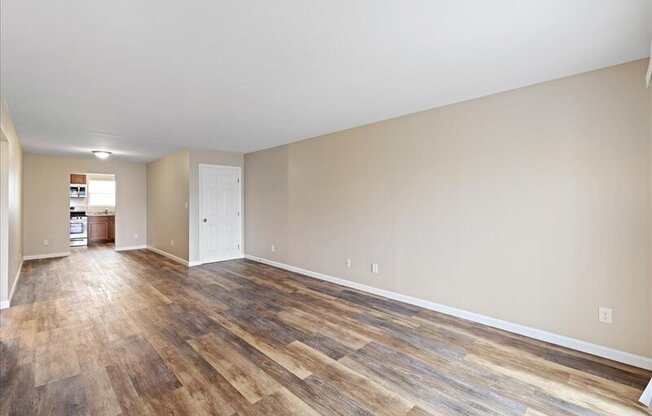 909 WOODCHIP RD